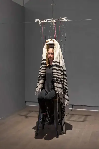 Amnon Wolman, SoundTallit, 2014. Photo: Toni Hafkenscheid.